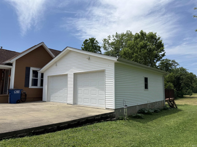 Listing Image 11