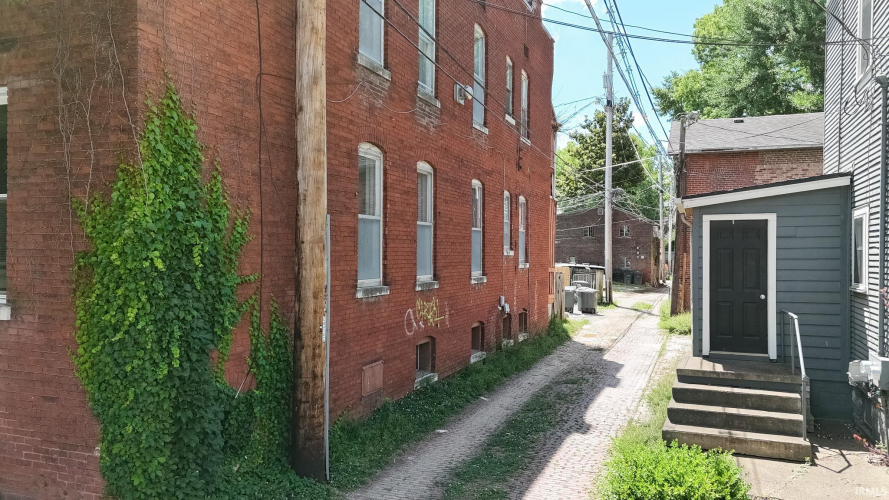 Listing Image 19