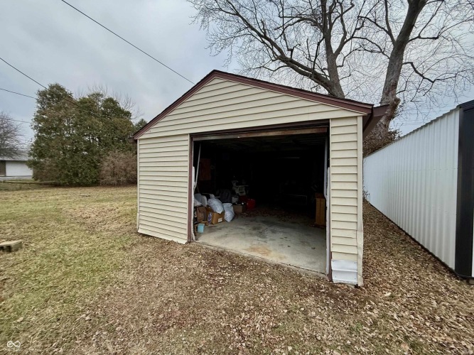 Listing Image 16