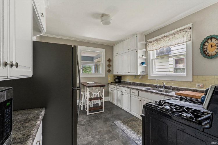 Listing Image 17