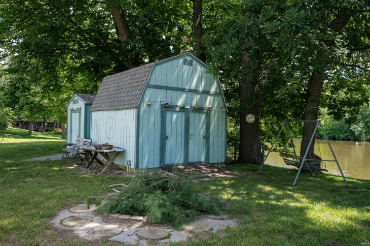 Listing Image 11