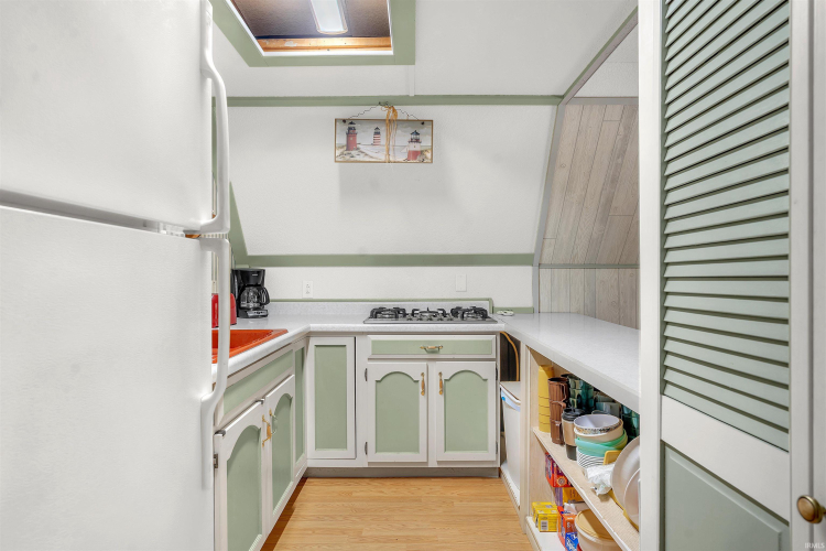Listing Image 22