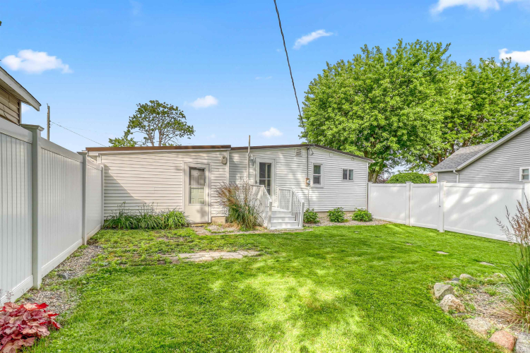 Listing Image 24