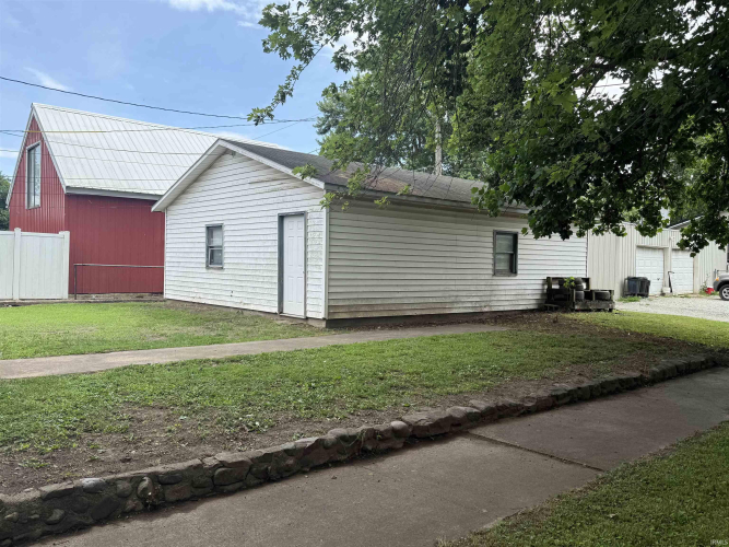 Listing Image 3