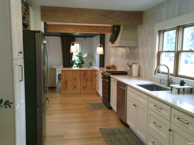 Listing Image 18