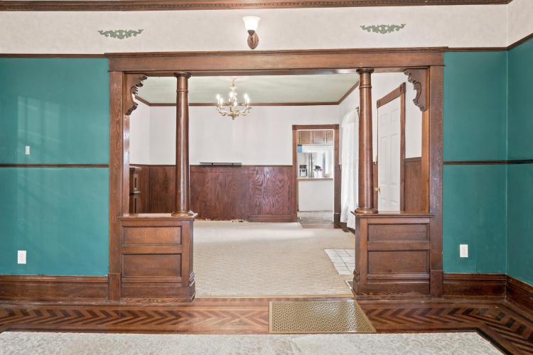 Listing Image 11