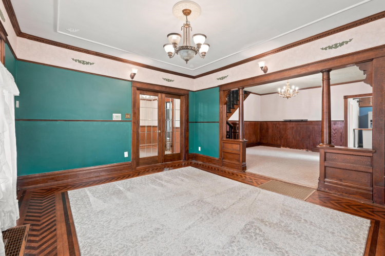 Listing Image 10