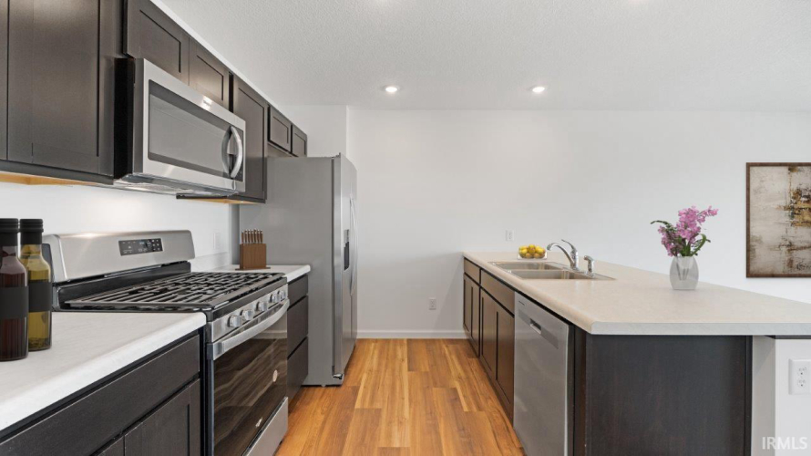 Listing Image 7