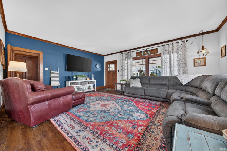 Listing Image 5