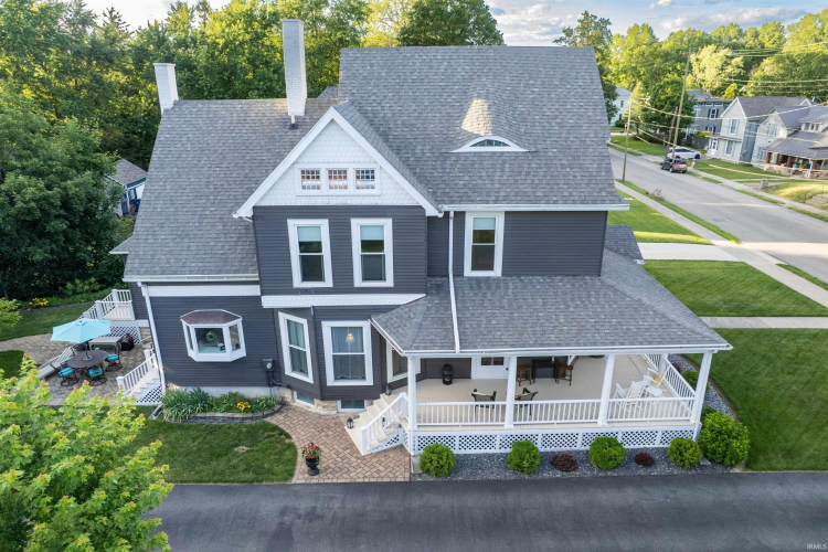 Listing Image 4
