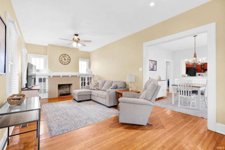 Listing Image 7