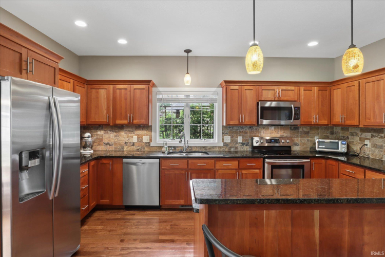 Listing Image 19
