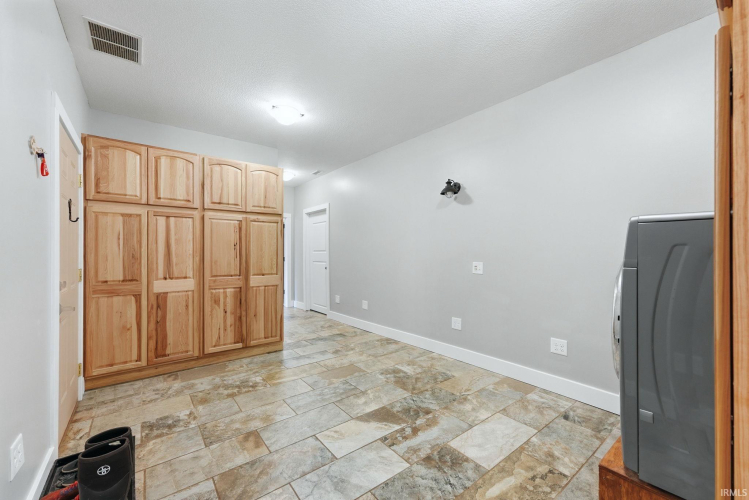 Listing Image 30