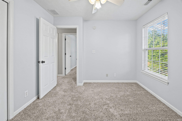 Listing Image 24