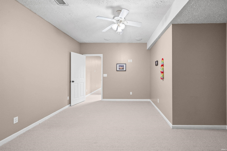 Listing Image 36