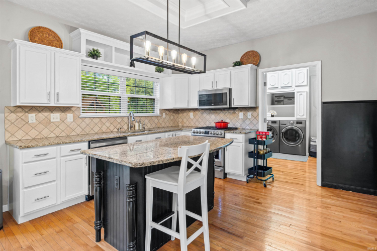 Listing Image 9