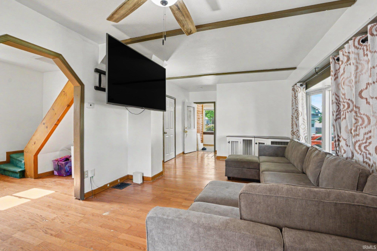 Listing Image 19