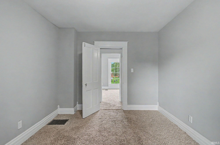 Listing Image 24