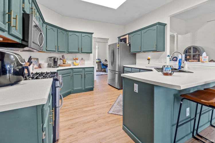 Listing Image 9