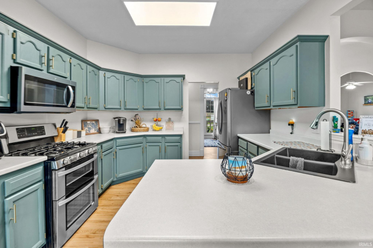 Listing Image 10