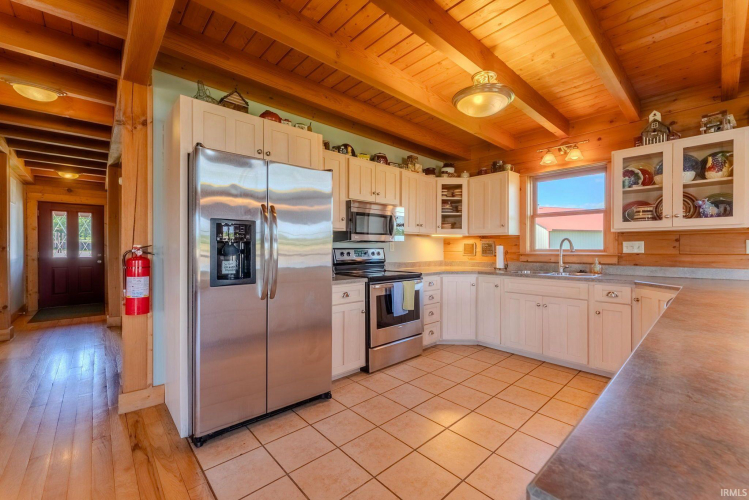 Listing Image 11