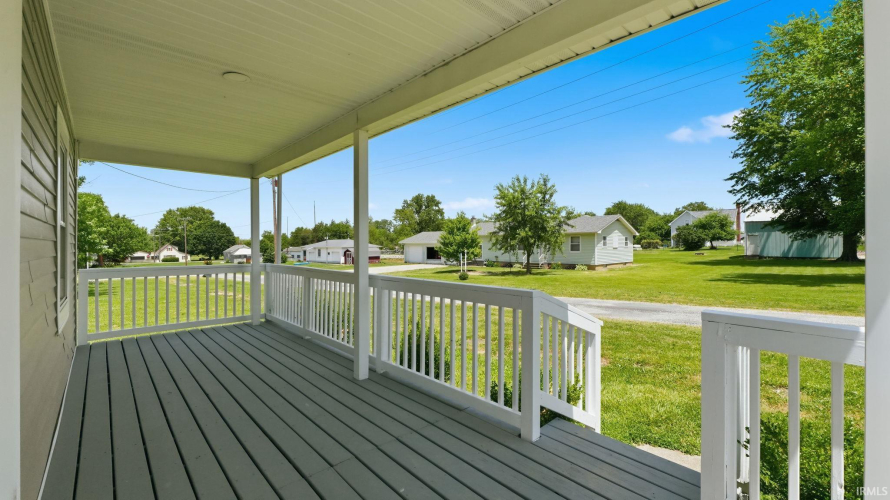 Listing Image 4
