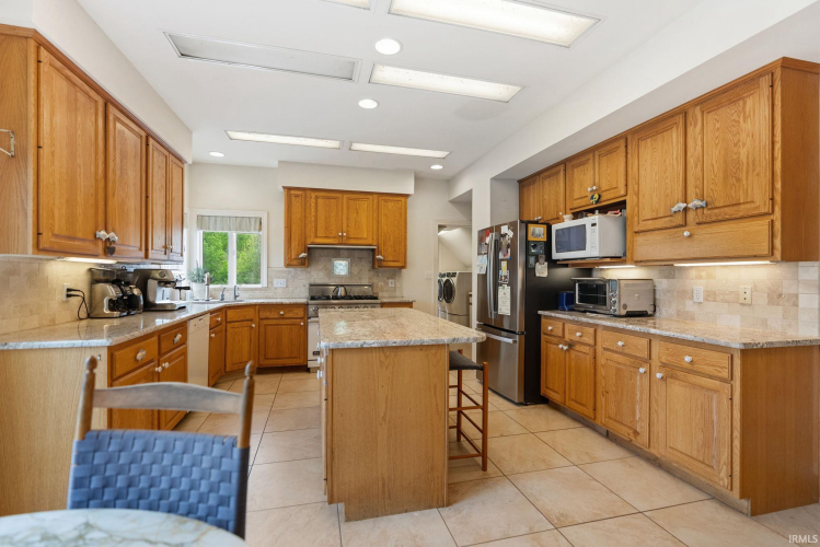 Listing Image 14