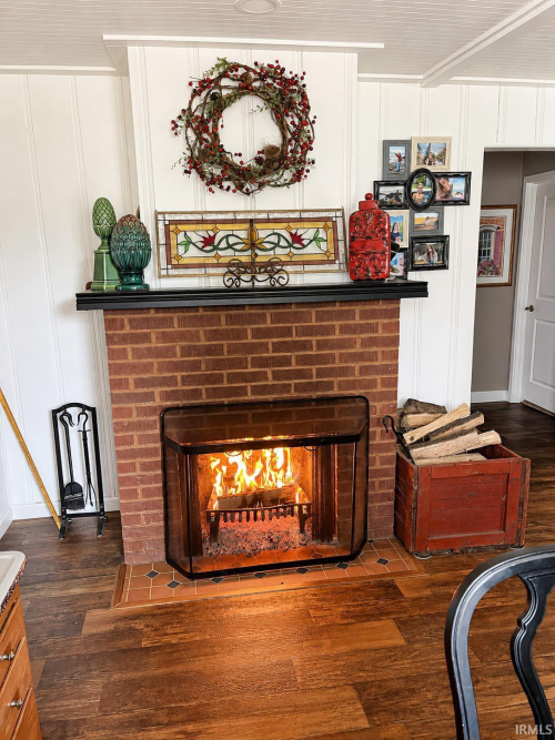 Listing Image 5