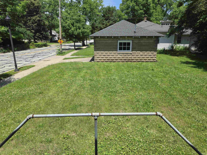 Listing Image 12