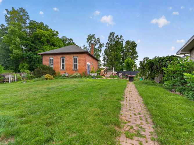 Listing Image 10