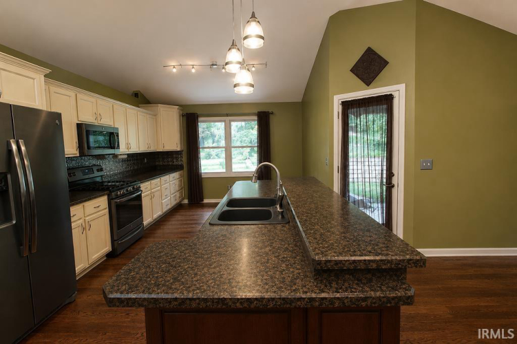 Listing Image 13