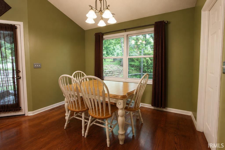 Listing Image 14