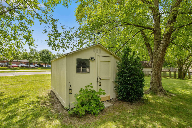 Listing Image 16