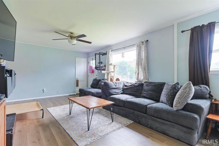 Listing Image 3