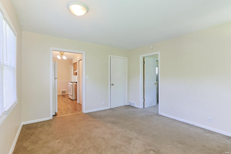 Listing Image 17