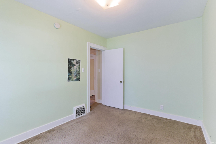 Listing Image 24
