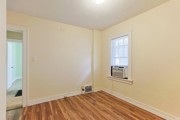 Listing Image 27