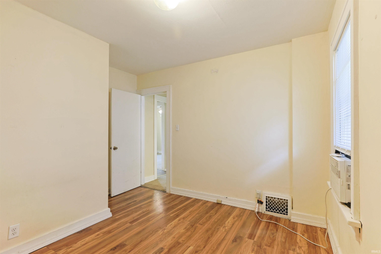 Listing Image 29