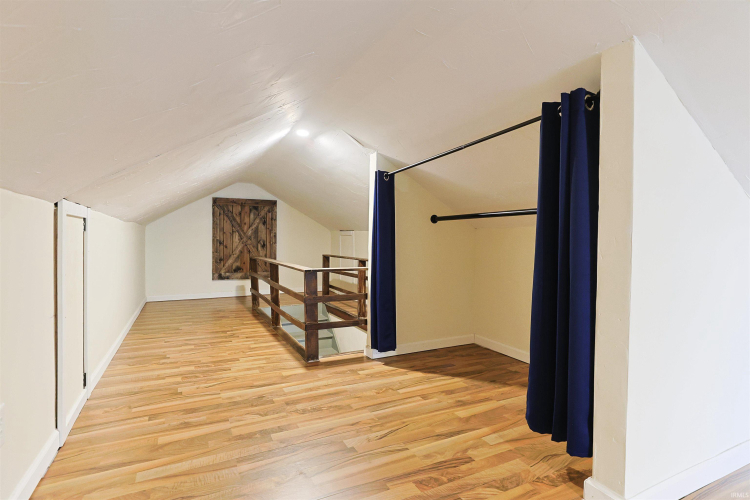 Listing Image 33