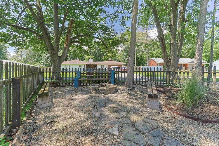 Listing Image 44