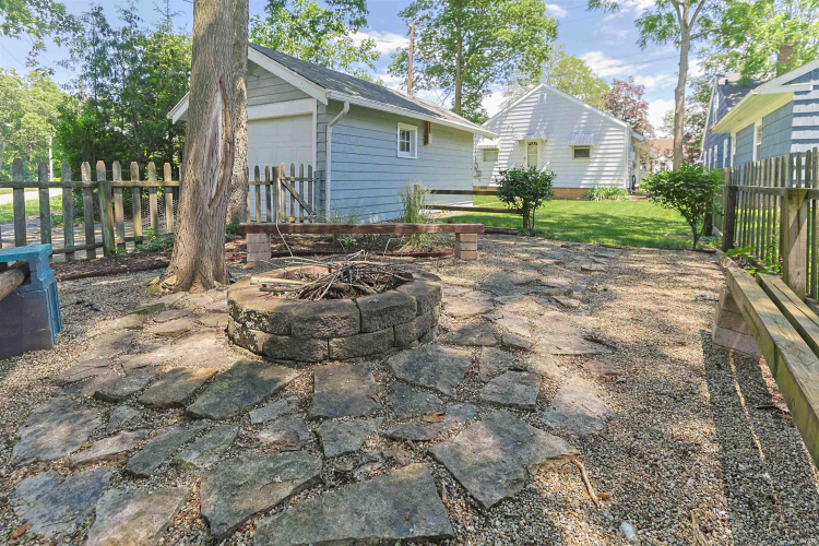 Listing Image 47