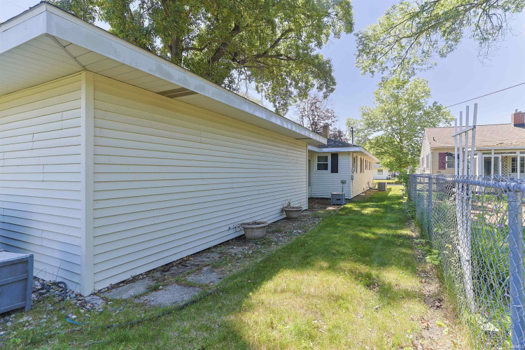 Listing Image 42