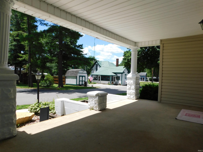 Listing Image 3