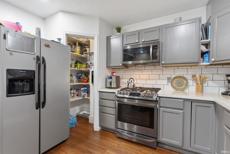 Listing Image 15