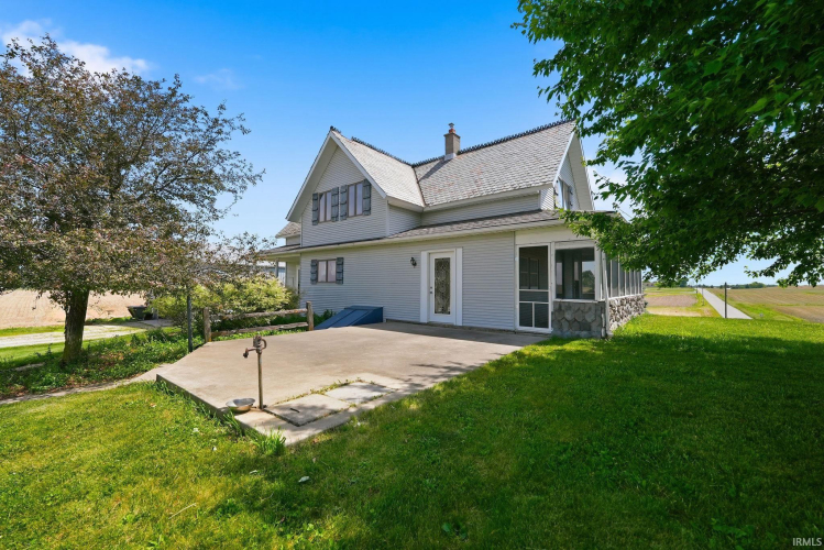 Listing Image 6