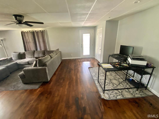 Listing Image 11