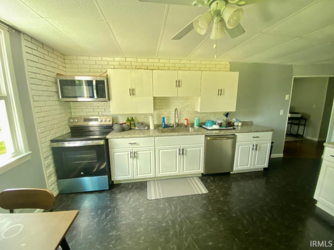 Listing Image 14