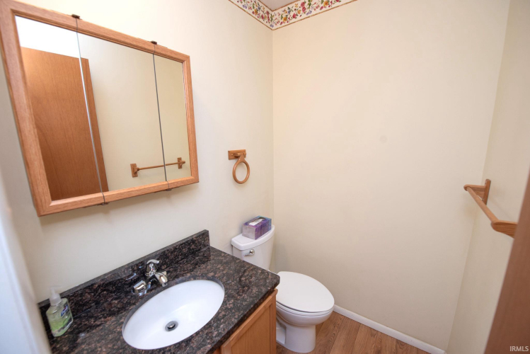 Listing Image 11