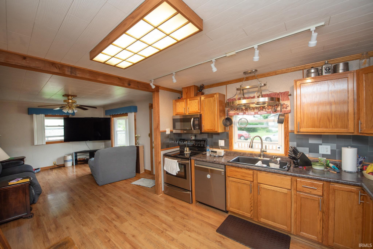 Listing Image 9
