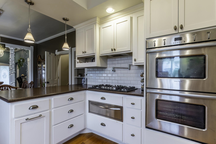 Listing Image 11